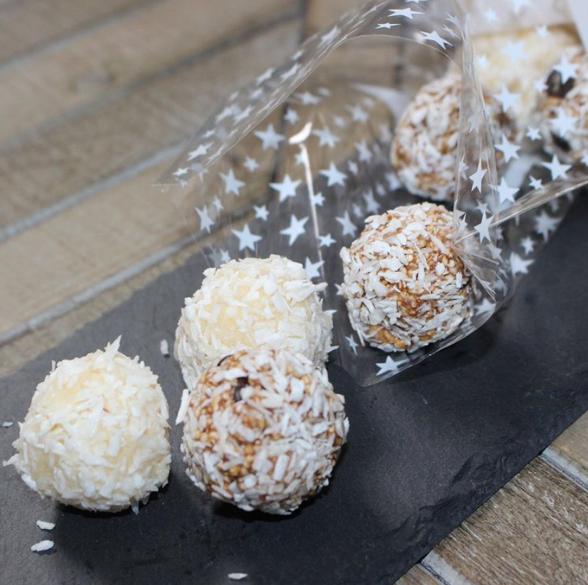 Energy Balls mit Kokos & Erdnussbutter