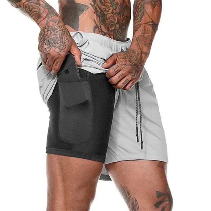 2-in-1-Trainingsshorts mit praktischer Handytasche & - Quick-Dry Technology