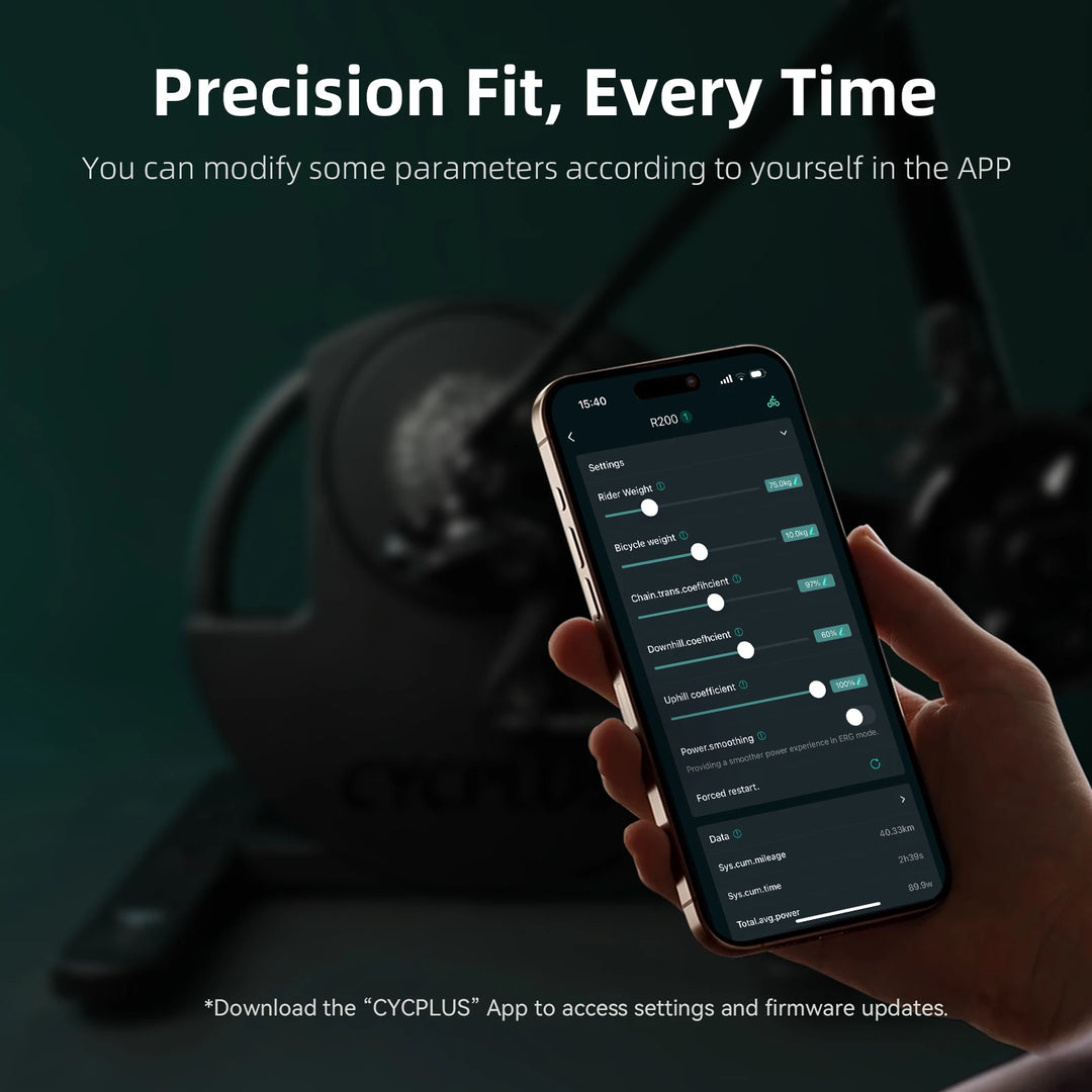 In der CYCPLUS App lassen sich Leistungsparameter, Gewicht und Kraftkurven präzise anpassen. Firmware-Updates und Echtzeit-Analyse direkt über Bluetooth für personalisierte Trainingssteuerung.